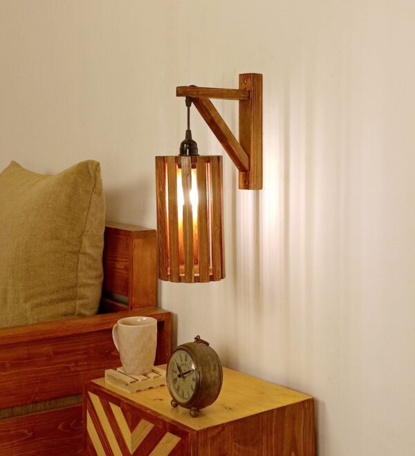 Casa-Wooden-Wall-Lamp-1_8397b66e-1be8-4b50-b4aa-a6f8383cd8ae.jpg