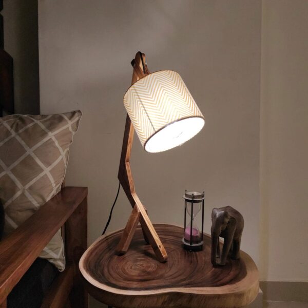 Emphasis-Brown-Wooden-Table-Lamp-4.jpg