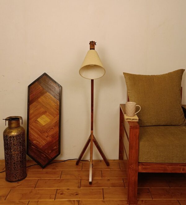 Emphasis-Wooden-Floor-Lamp-7.jpg