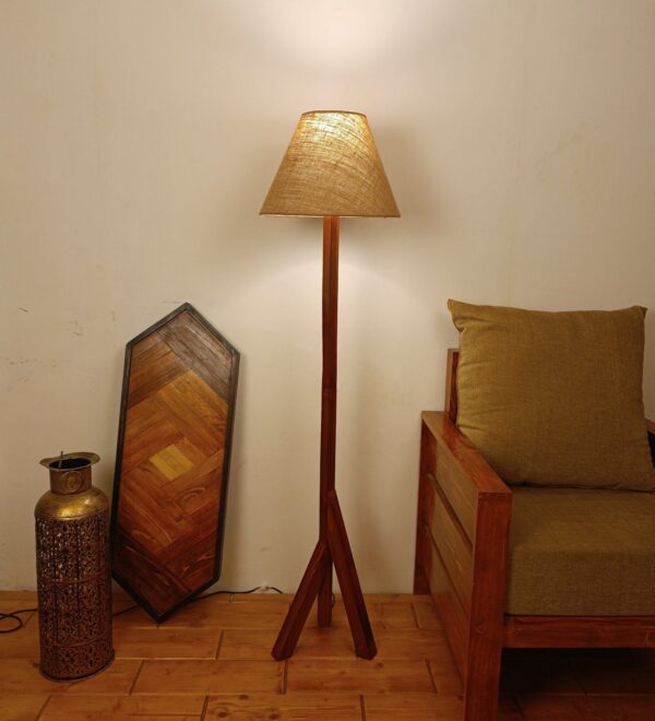 Trinca-Wooden-Floor-Lamp-1.jpg