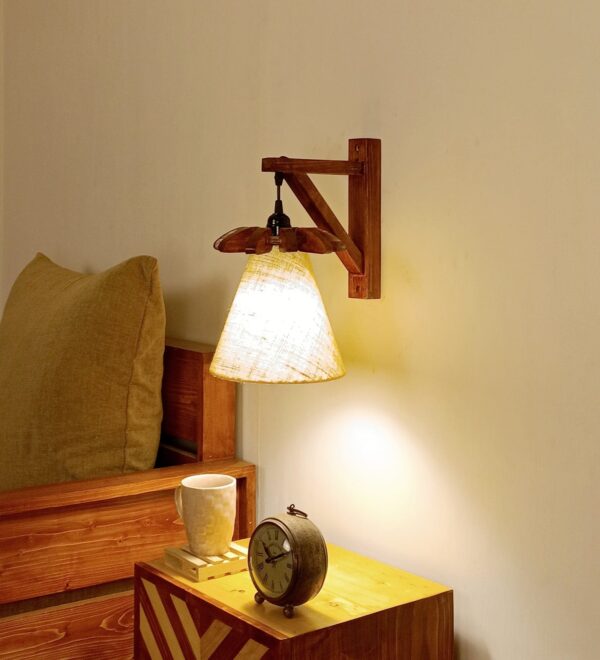 Twirl-Wooden-Wall-Lamp-1.jpg